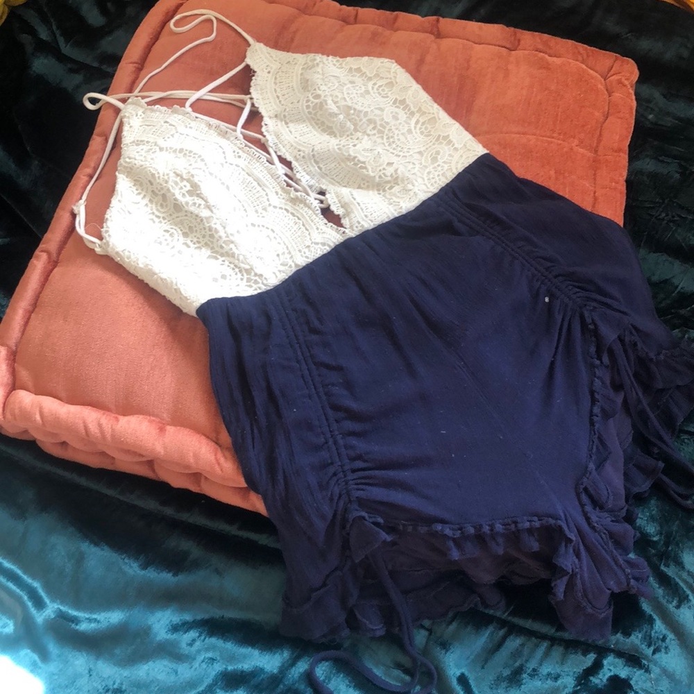 Backless Two-Tone Romper - Picture 3 of 8